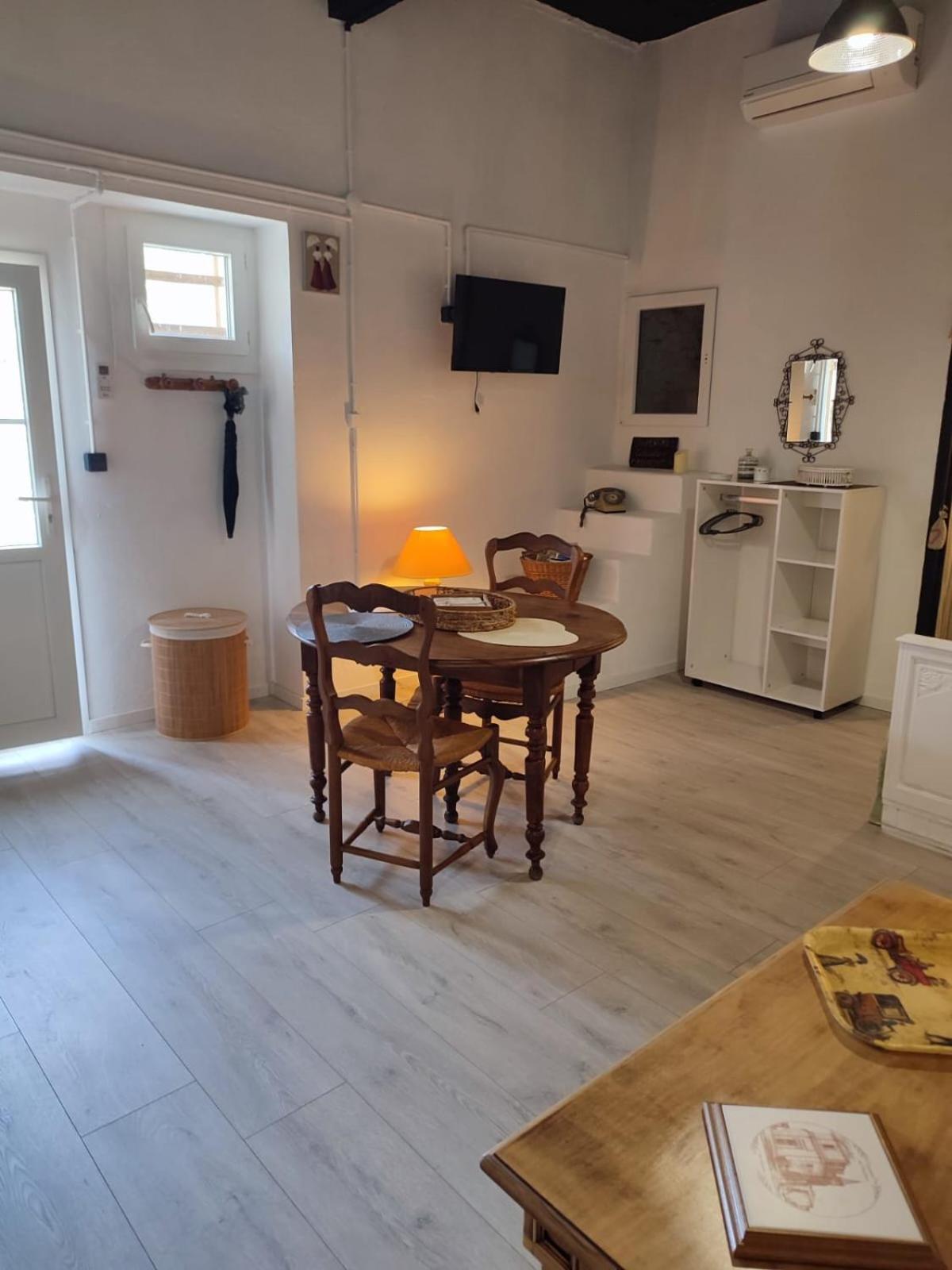 Les Oliviers Apartment Caumont-sur-Durance Exterior foto